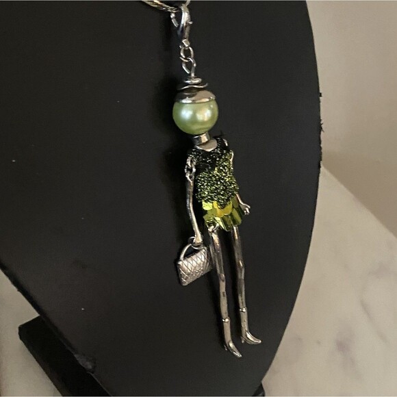 French Fashion Doll Dangling Pendant Necklace Silver Tone Beaded Dress Bag Green - Picture 2 of 12